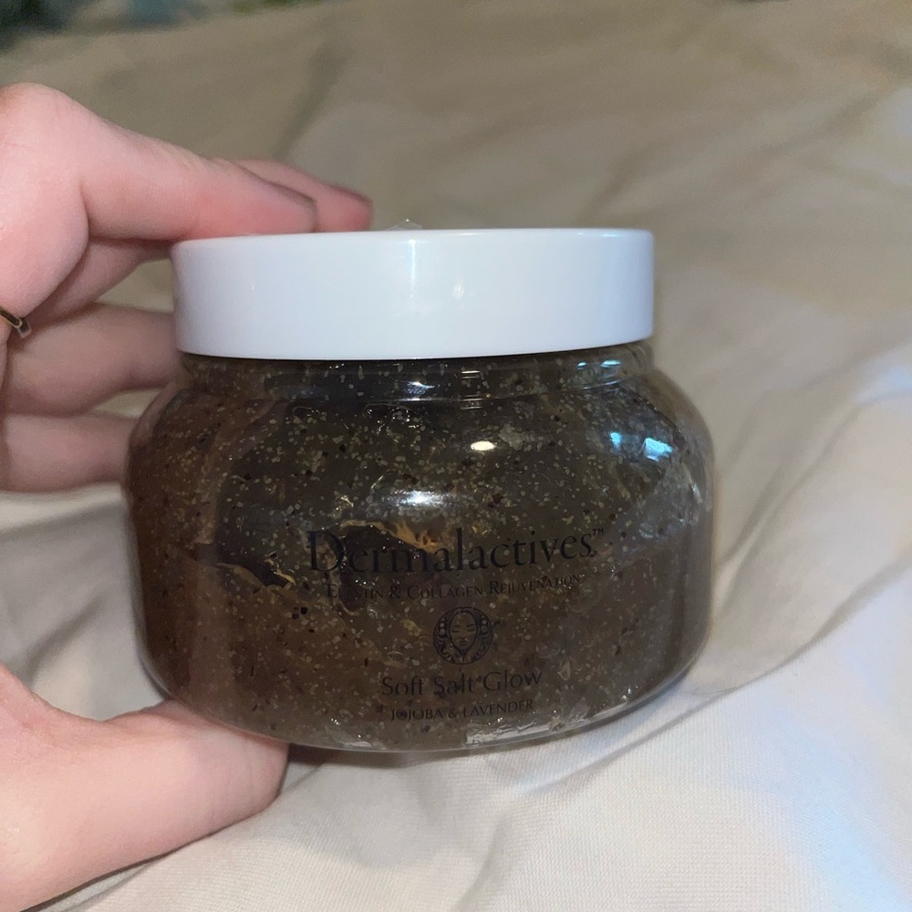Dermalactives Soft Salt Glow (Exfoliating scrub)